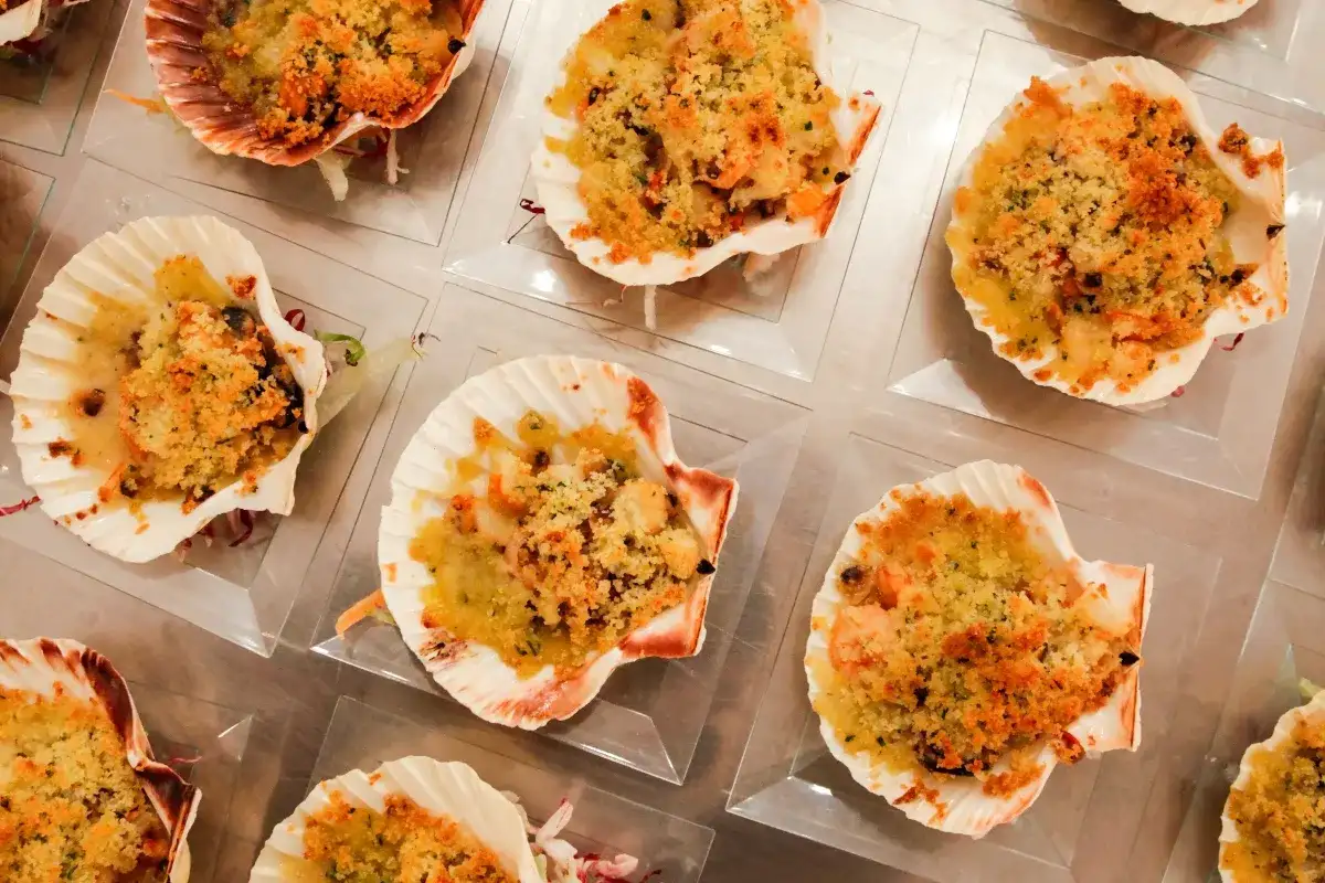 Capesante gratinate al forno morbide e dorate