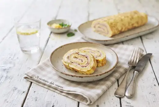 Rotolo di frittata al forno, morbido e facile da affettare