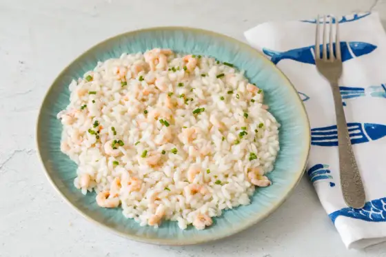 Risotto con gamberi e limone, cremoso e profumato